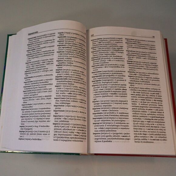 English-Lithuanian and Lithuanian-English Dictionary By B Piesarskas HC 2004 - Picture 9 of 9
